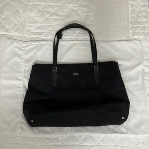 Tumi tote luggage bag